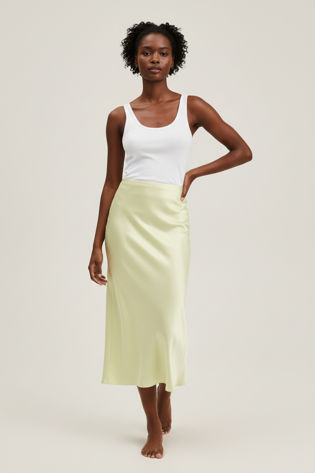 Jupe Midi Vert Pâle Satinée Élégante