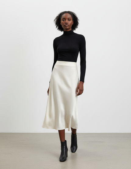 Jupe Midi Satin Crème Élégante