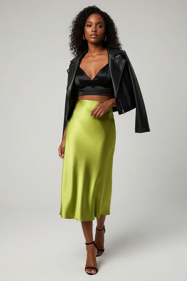 Jupe Midi Vert Satin Fluide Élégante