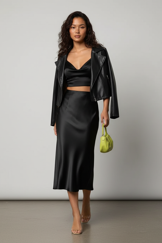 Jupe Midi Noire Satin Fluide Élégante