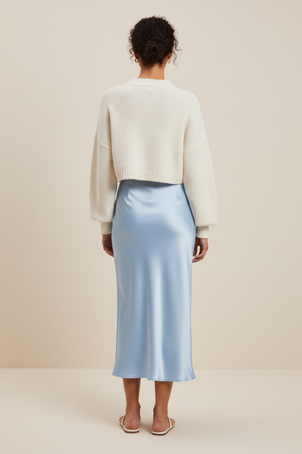 Jupe Midi Bleue Satinée Élégante