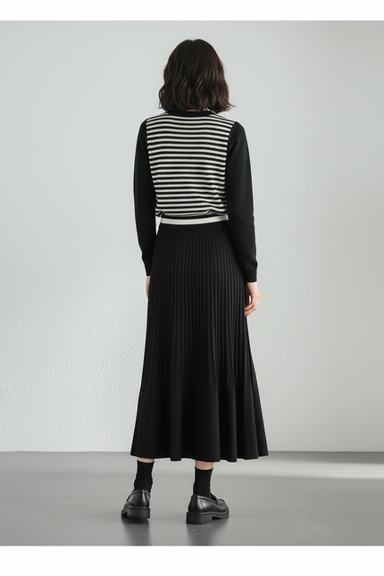 Jupe Midi Noire Plissée Élégante intemporelle