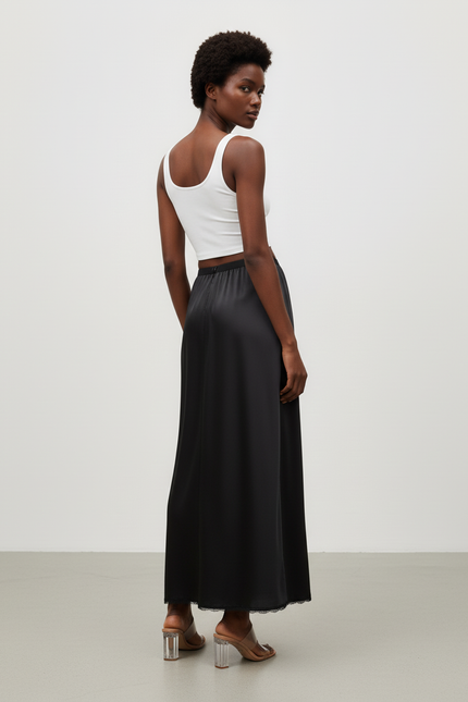 Jupe Midi Noire Satin Fluide