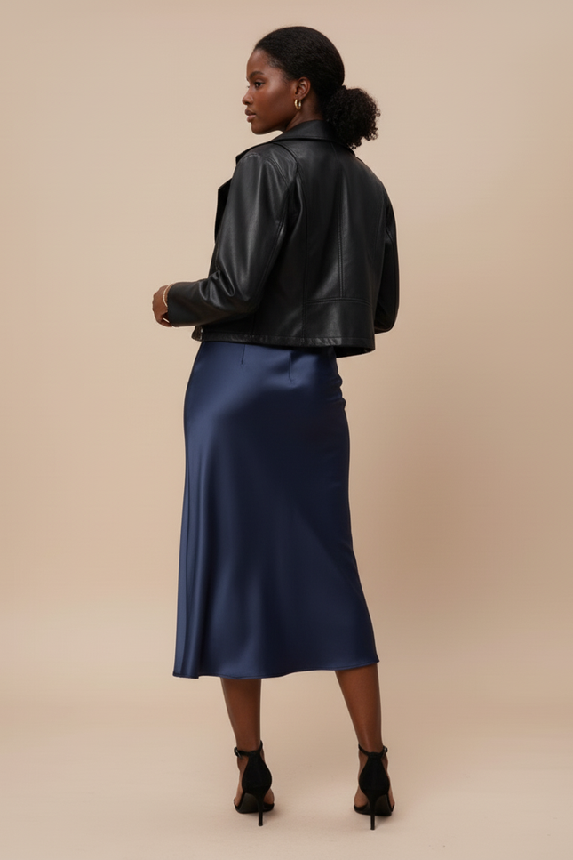 Jupe Midi Bleu Marine Satin Fluide Élégante