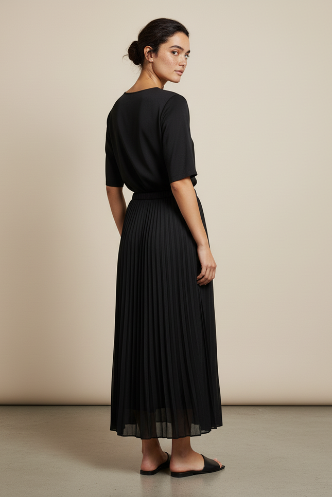 Jupe Midi Noire Plissée Élégante moderne